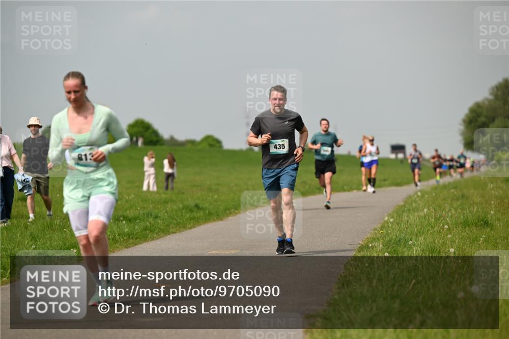10.05.2026 - 8. Wedeler Halbmarathon Dr. Thomas Lammeyer http://msf.ph/oto/9705090 10.05.2026 11:53:14 Laufen 813, 435 meine-sportfotos.de