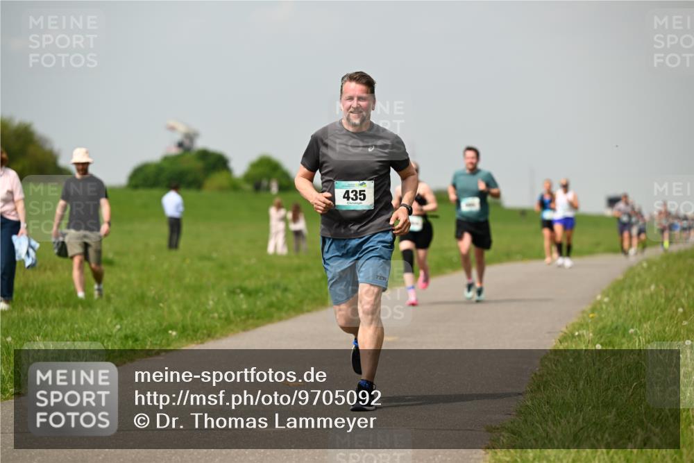 10.05.2026 - 8. Wedeler Halbmarathon Dr. Thomas Lammeyer http://msf.ph/oto/9705092 10.05.2026 11:53:17 Laufen 435 meine-sportfotos.de