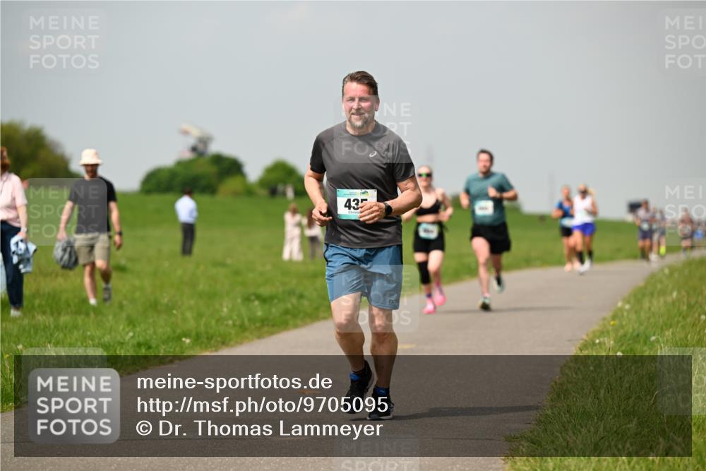 10.05.2026 - 8. Wedeler Halbmarathon Dr. Thomas Lammeyer http://msf.ph/oto/9705095 10.05.2026 11:53:17 Laufen 437 meine-sportfotos.de