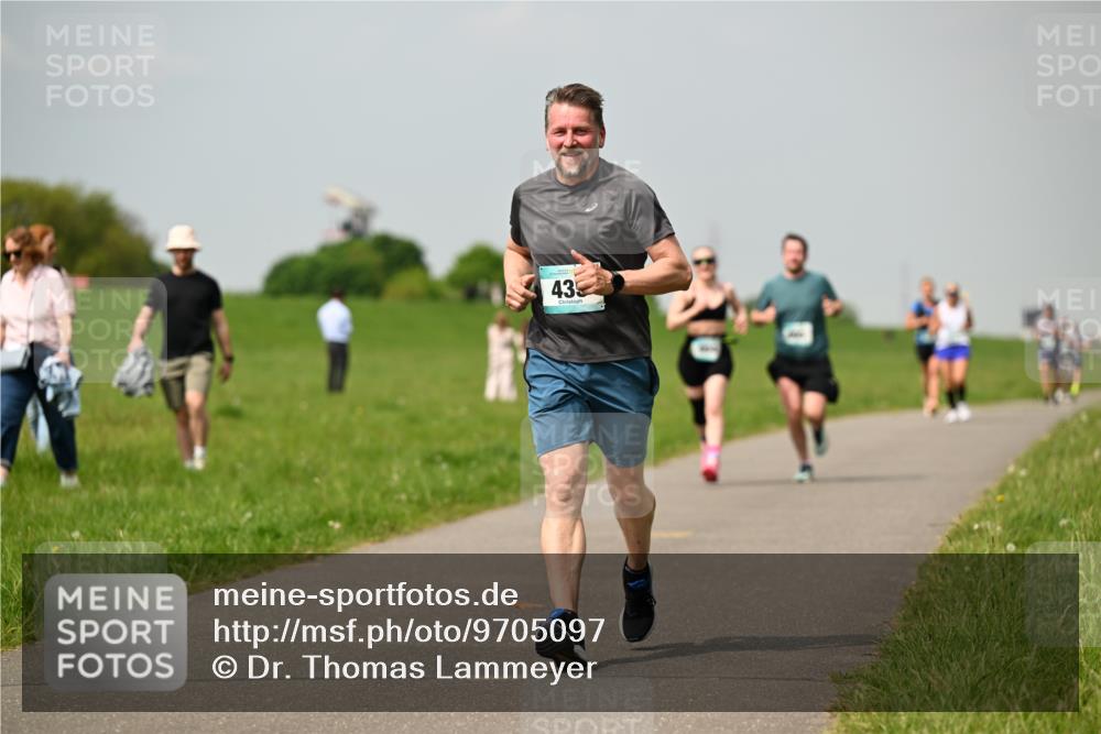 10.05.2026 - 8. Wedeler Halbmarathon Dr. Thomas Lammeyer http://msf.ph/oto/9705097 10.05.2026 11:53:17 Laufen 435 meine-sportfotos.de