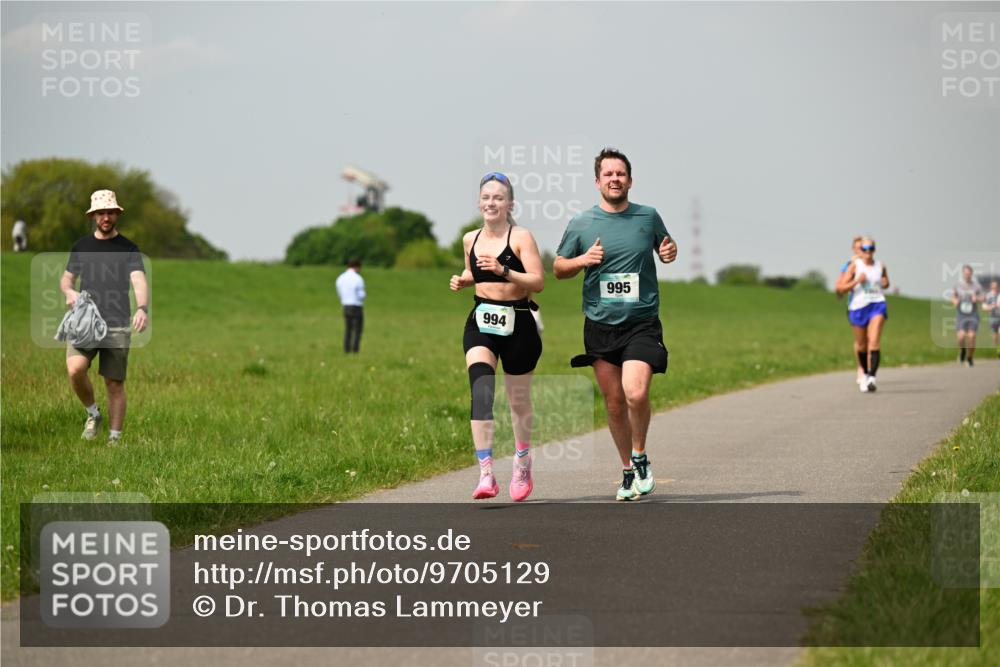10.05.2026 - 8. Wedeler Halbmarathon Dr. Thomas Lammeyer http://msf.ph/oto/9705129 10.05.2026 11:53:20 Laufen 994, 995 meine-sportfotos.de
