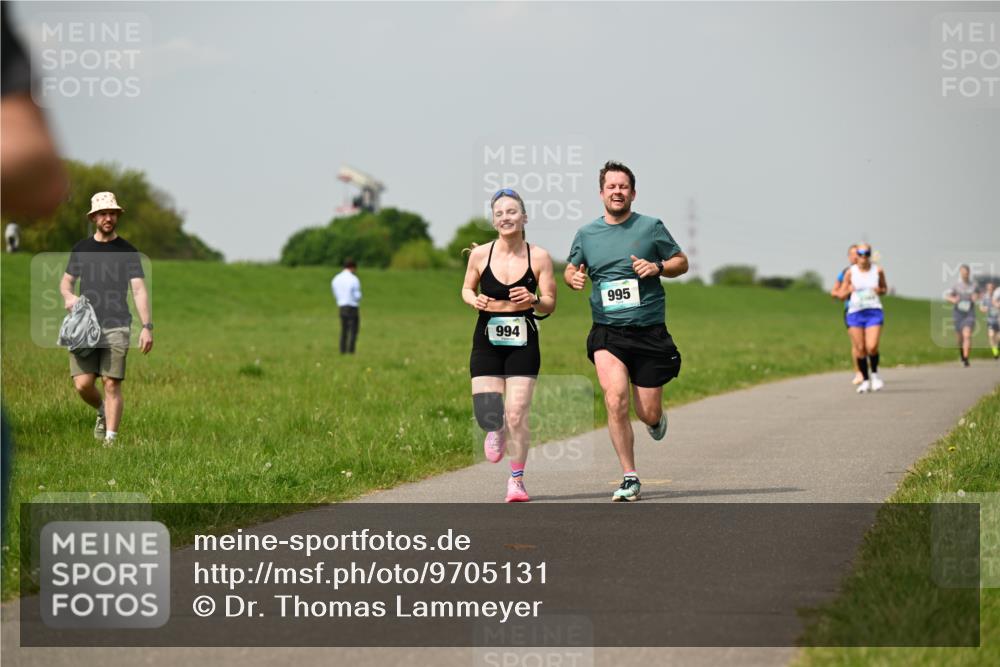 10.05.2026 - 8. Wedeler Halbmarathon Dr. Thomas Lammeyer http://msf.ph/oto/9705131 10.05.2026 11:53:20 Laufen 994, 995 meine-sportfotos.de