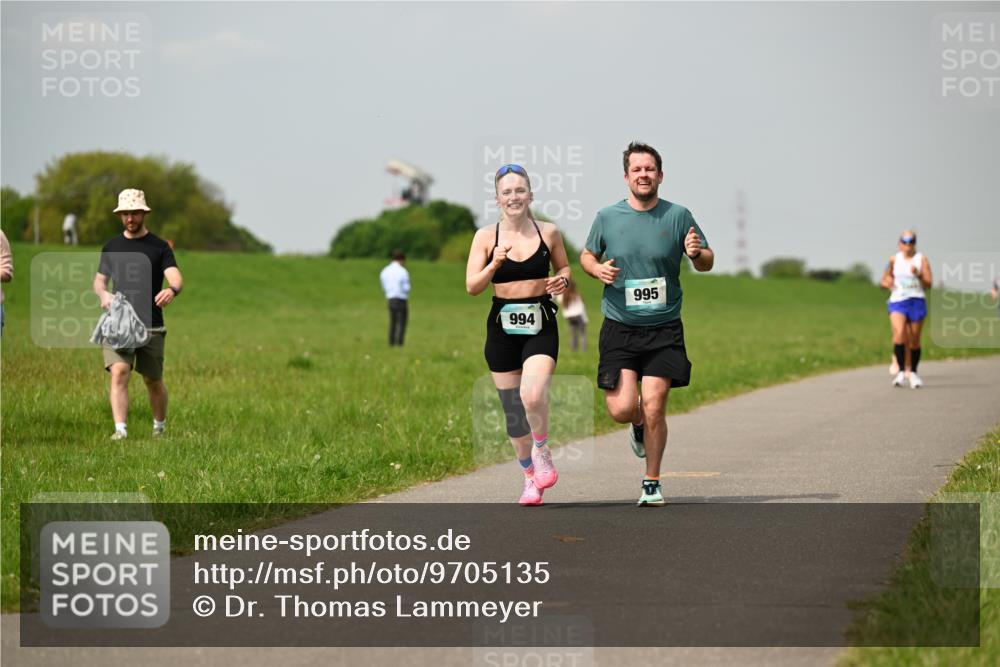 10.05.2026 - 8. Wedeler Halbmarathon Dr. Thomas Lammeyer http://msf.ph/oto/9705135 10.05.2026 11:53:20 Laufen 994, 995 meine-sportfotos.de