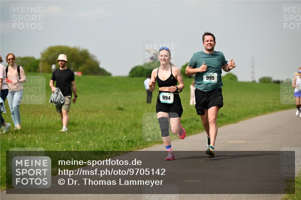 10.05.2026 - 8. Wedeler Halbmarathon Dr. Thomas Lammeyer http://msf.ph/oto/9705142 10.05.2026 11:53:21 Laufen 994, 995 meine-sportfotos.de