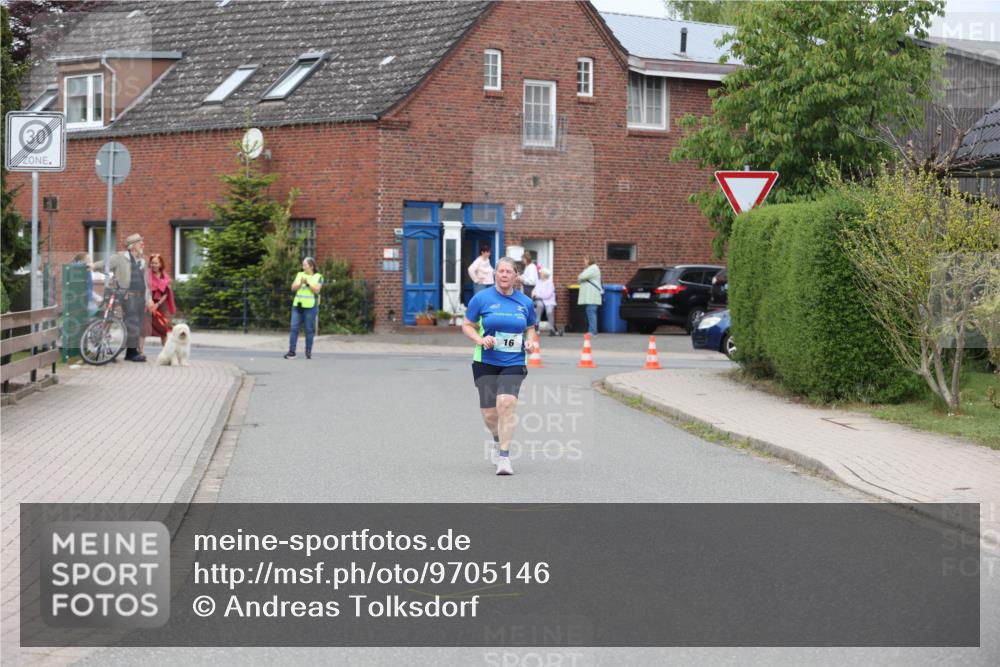 10.05.2026 - 8. Wedeler Halbmarathon Andreas Tolksdorf http://msf.ph/oto/9705146 10.05.2026 10:45:37 Laufen 30, 16 meine-sportfotos.de
