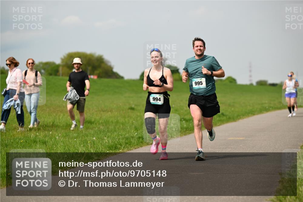 10.05.2026 - 8. Wedeler Halbmarathon Dr. Thomas Lammeyer http://msf.ph/oto/9705148 10.05.2026 11:53:21 Laufen 994, 995 meine-sportfotos.de