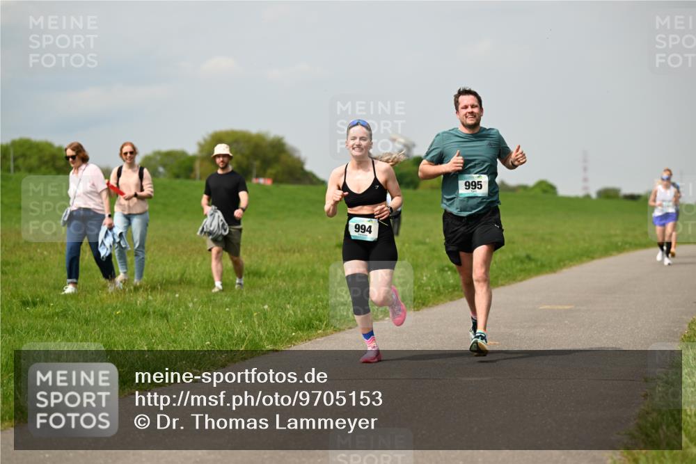 10.05.2026 - 8. Wedeler Halbmarathon Dr. Thomas Lammeyer http://msf.ph/oto/9705153 10.05.2026 11:53:21 Laufen 994, 995 meine-sportfotos.de
