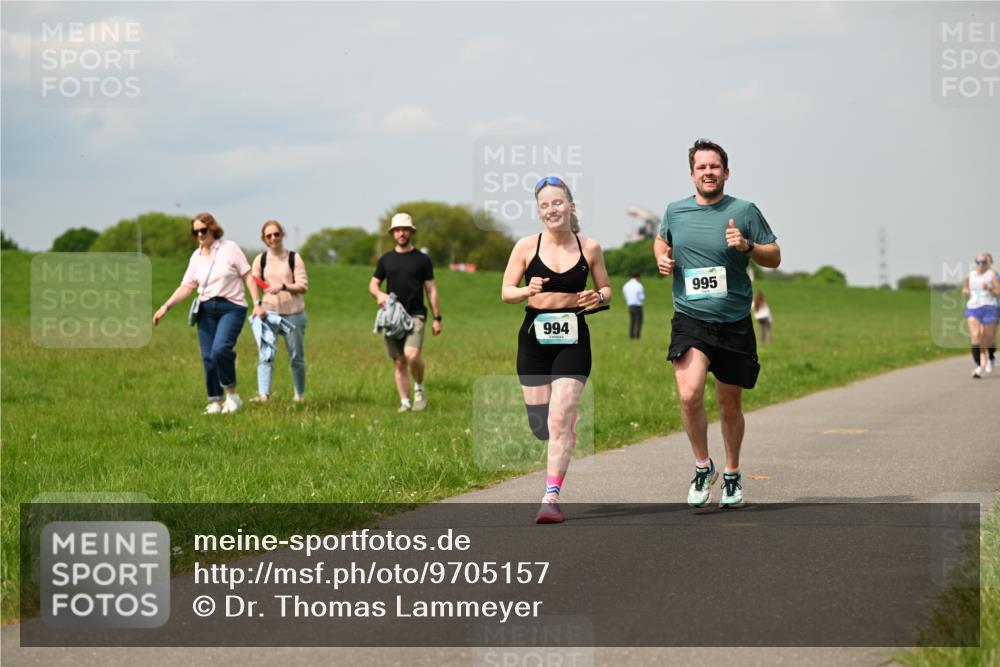 10.05.2026 - 8. Wedeler Halbmarathon Dr. Thomas Lammeyer http://msf.ph/oto/9705157 10.05.2026 11:53:22 Laufen 994, 995 meine-sportfotos.de
