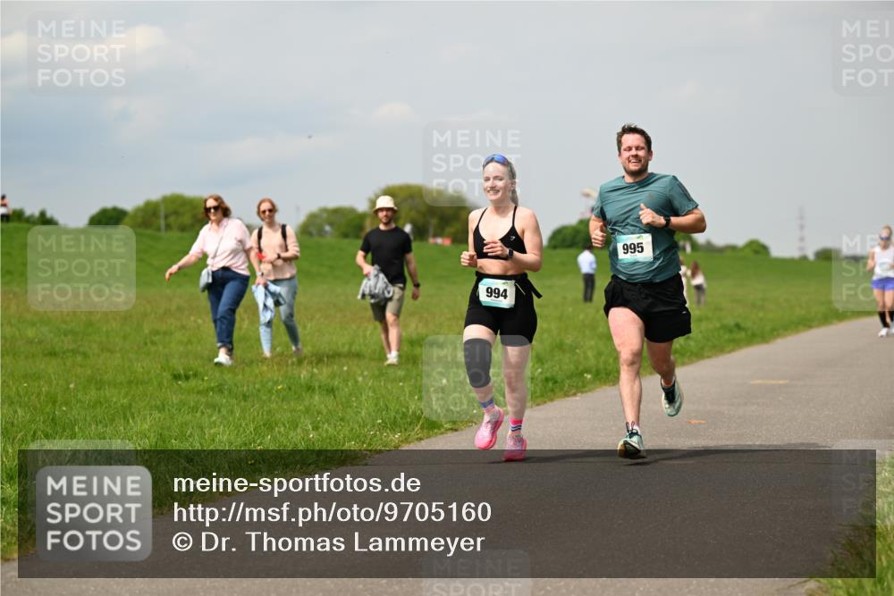 10.05.2026 - 8. Wedeler Halbmarathon Dr. Thomas Lammeyer http://msf.ph/oto/9705160 10.05.2026 11:53:22 Laufen 994, 995 meine-sportfotos.de