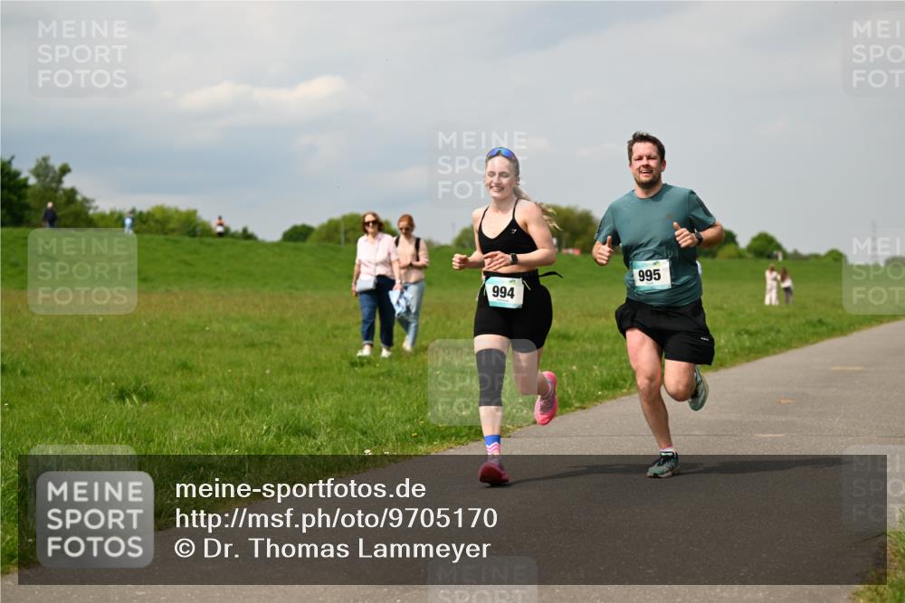 10.05.2026 - 8. Wedeler Halbmarathon Dr. Thomas Lammeyer http://msf.ph/oto/9705170 10.05.2026 11:53:22 Laufen 994, 995 meine-sportfotos.de