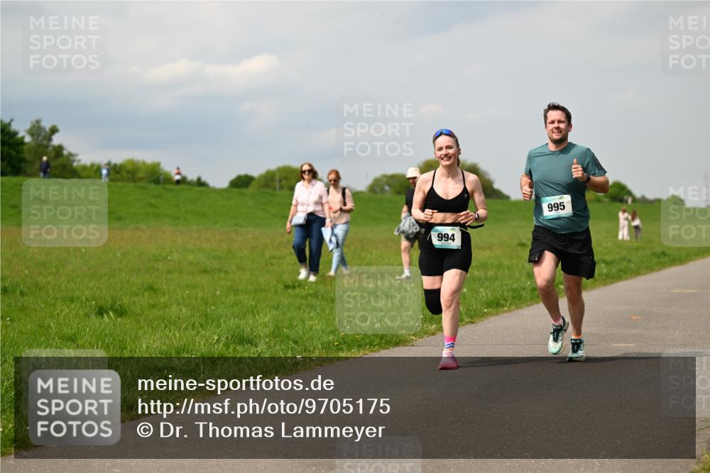 10.05.2026 - 8. Wedeler Halbmarathon Dr. Thomas Lammeyer http://msf.ph/oto/9705175 10.05.2026 11:53:22 Laufen 994, 995 meine-sportfotos.de