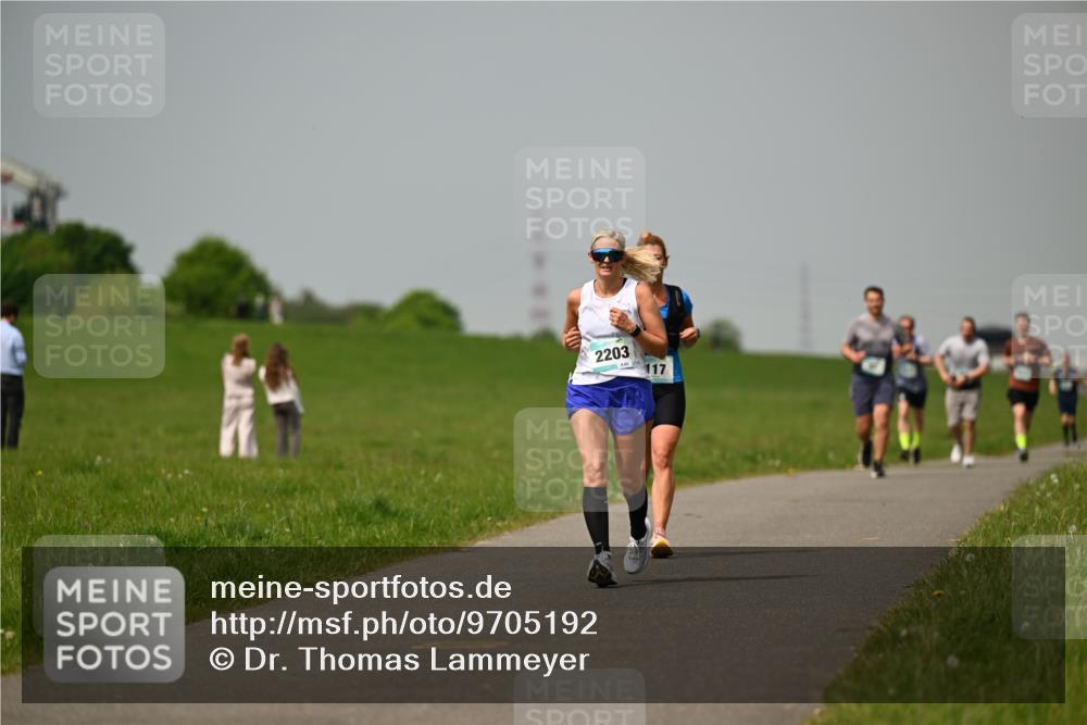 10.05.2026 - 8. Wedeler Halbmarathon Dr. Thomas Lammeyer http://msf.ph/oto/9705192 10.05.2026 11:53:25 Laufen 2203, 117 meine-sportfotos.de