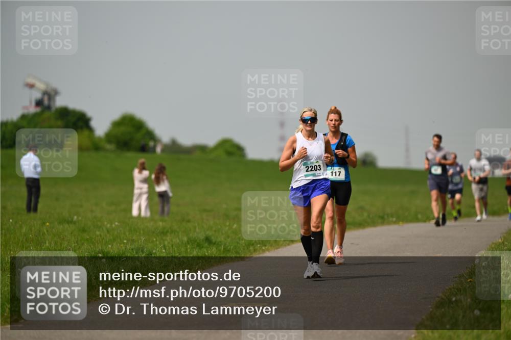 10.05.2026 - 8. Wedeler Halbmarathon Dr. Thomas Lammeyer http://msf.ph/oto/9705200 10.05.2026 11:53:25 Laufen 2203, 117 meine-sportfotos.de