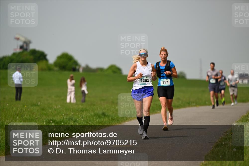 10.05.2026 - 8. Wedeler Halbmarathon Dr. Thomas Lammeyer http://msf.ph/oto/9705215 10.05.2026 11:53:26 Laufen 2203, 117 meine-sportfotos.de