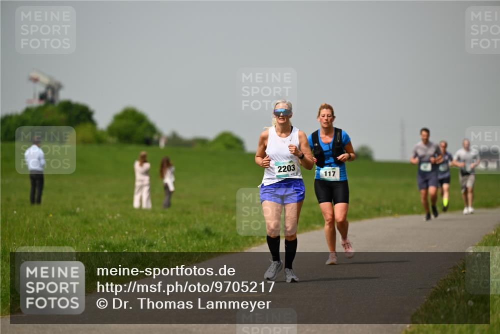 10.05.2026 - 8. Wedeler Halbmarathon Dr. Thomas Lammeyer http://msf.ph/oto/9705217 10.05.2026 11:53:26 Laufen 2203, 117 meine-sportfotos.de