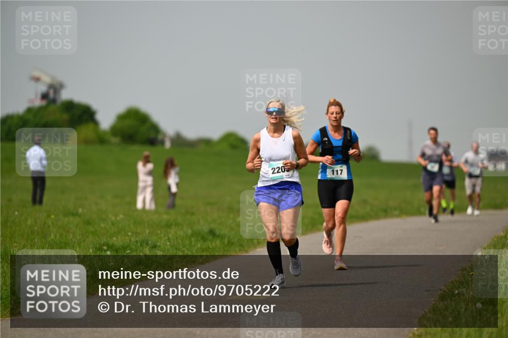 10.05.2026 - 8. Wedeler Halbmarathon Dr. Thomas Lammeyer http://msf.ph/oto/9705222 10.05.2026 11:53:26 Laufen 220, 117 meine-sportfotos.de