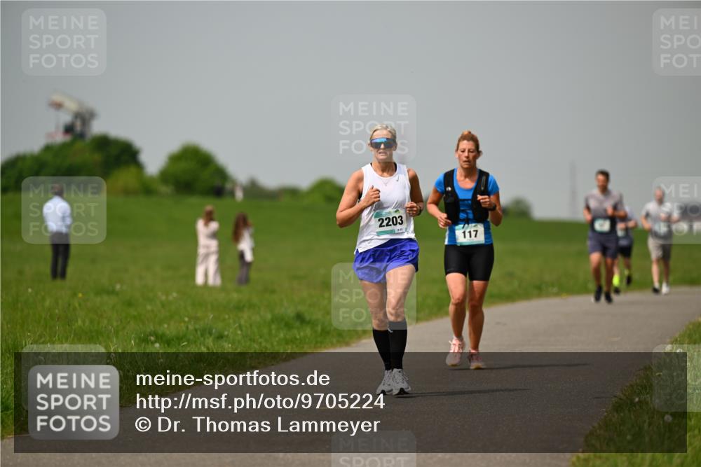 10.05.2026 - 8. Wedeler Halbmarathon Dr. Thomas Lammeyer http://msf.ph/oto/9705224 10.05.2026 11:53:26 Laufen 2203, 117 meine-sportfotos.de