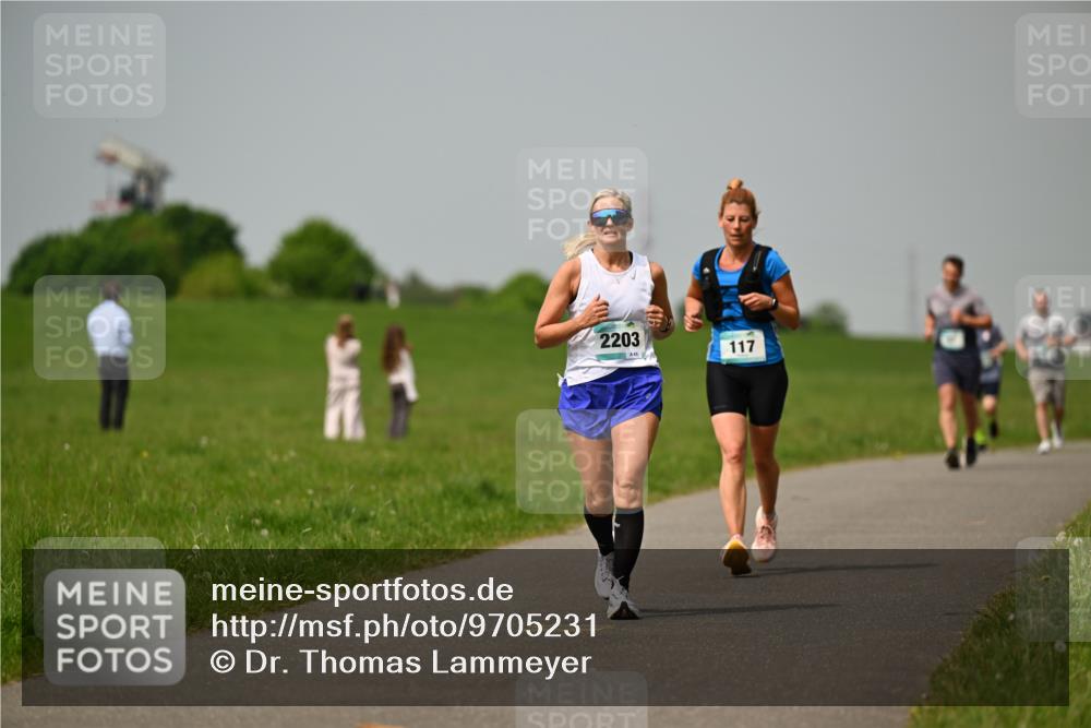 10.05.2026 - 8. Wedeler Halbmarathon Dr. Thomas Lammeyer http://msf.ph/oto/9705231 10.05.2026 11:53:27 Laufen 2203, 117 meine-sportfotos.de