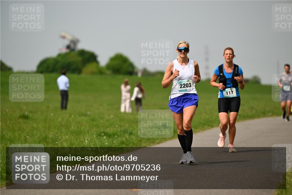 10.05.2026 - 8. Wedeler Halbmarathon Dr. Thomas Lammeyer http://msf.ph/oto/9705236 10.05.2026 11:53:27 Laufen 2203, 117 meine-sportfotos.de