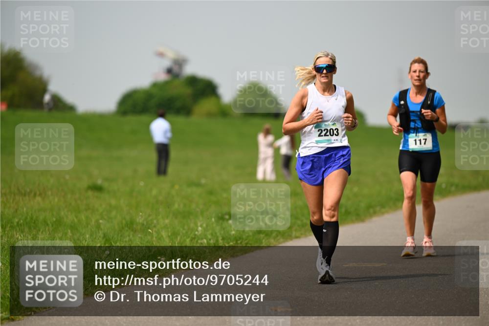 10.05.2026 - 8. Wedeler Halbmarathon Dr. Thomas Lammeyer http://msf.ph/oto/9705244 10.05.2026 11:53:28 Laufen 2203, 117 meine-sportfotos.de