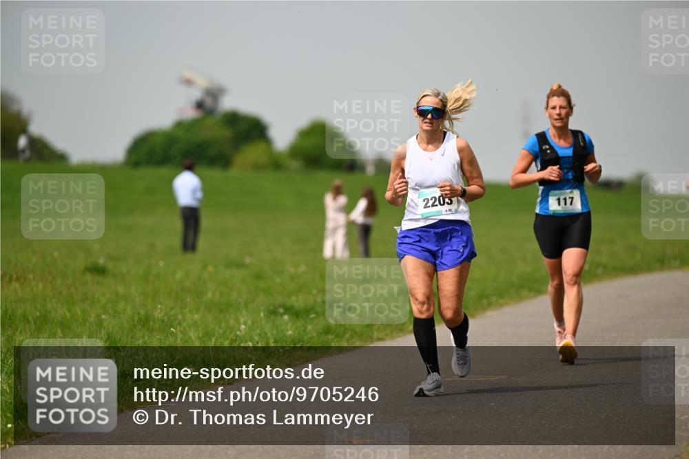 10.05.2026 - 8. Wedeler Halbmarathon Dr. Thomas Lammeyer http://msf.ph/oto/9705246 10.05.2026 11:53:28 Laufen 2205, 117 meine-sportfotos.de