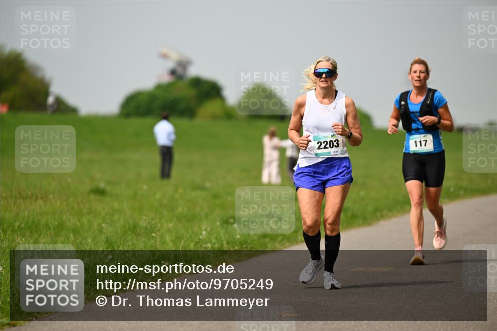 10.05.2026 - 8. Wedeler Halbmarathon Dr. Thomas Lammeyer http://msf.ph/oto/9705249 10.05.2026 11:53:28 Laufen 2203, 117 meine-sportfotos.de