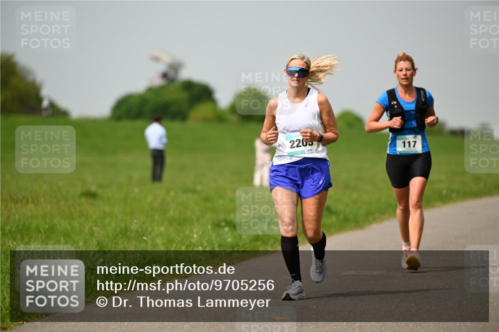 10.05.2026 - 8. Wedeler Halbmarathon Dr. Thomas Lammeyer http://msf.ph/oto/9705256 10.05.2026 11:53:28 Laufen 2205, 117 meine-sportfotos.de