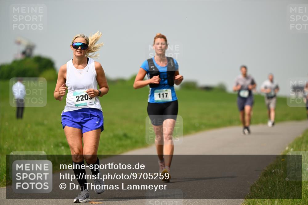 10.05.2026 - 8. Wedeler Halbmarathon Dr. Thomas Lammeyer http://msf.ph/oto/9705259 10.05.2026 11:53:29 Laufen 220, 117 meine-sportfotos.de