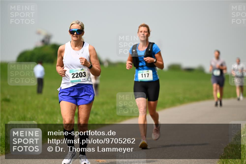 10.05.2026 - 8. Wedeler Halbmarathon Dr. Thomas Lammeyer http://msf.ph/oto/9705262 10.05.2026 11:53:29 Laufen 2203, 117 meine-sportfotos.de