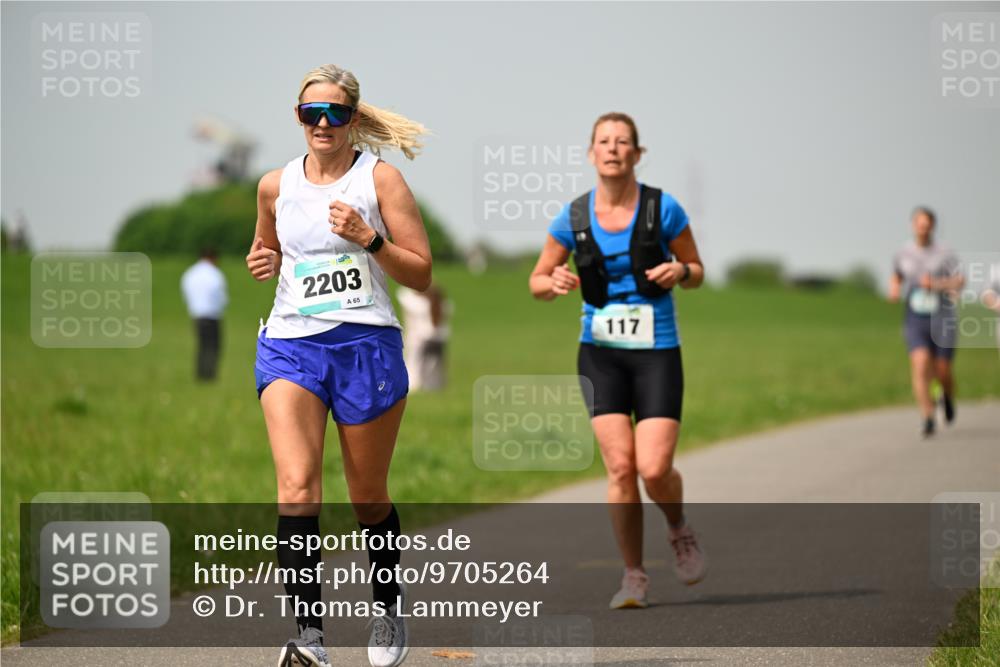 10.05.2026 - 8. Wedeler Halbmarathon Dr. Thomas Lammeyer http://msf.ph/oto/9705264 10.05.2026 11:53:30 Laufen 2203, 117 meine-sportfotos.de