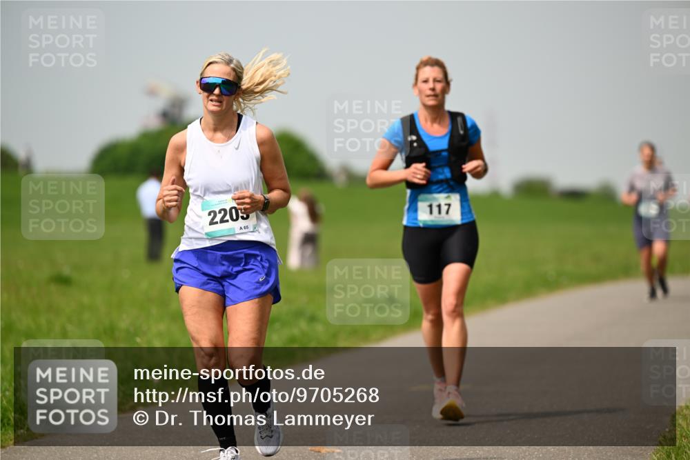 10.05.2026 - 8. Wedeler Halbmarathon Dr. Thomas Lammeyer http://msf.ph/oto/9705268 10.05.2026 11:53:30 Laufen 2205, 117 meine-sportfotos.de