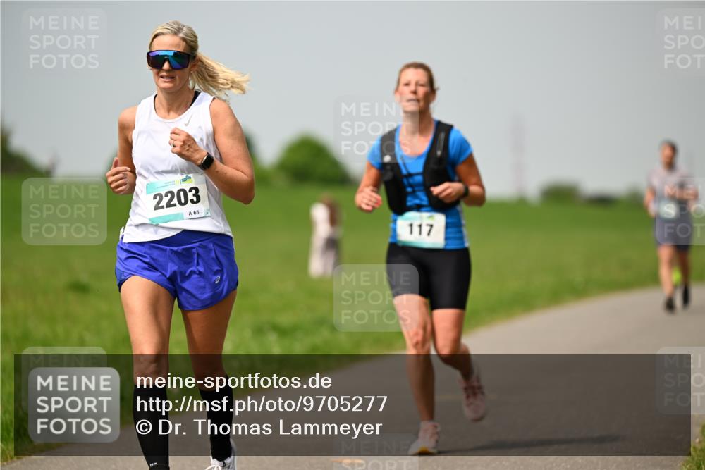 10.05.2026 - 8. Wedeler Halbmarathon Dr. Thomas Lammeyer http://msf.ph/oto/9705277 10.05.2026 11:53:30 Laufen 2203, 117 meine-sportfotos.de