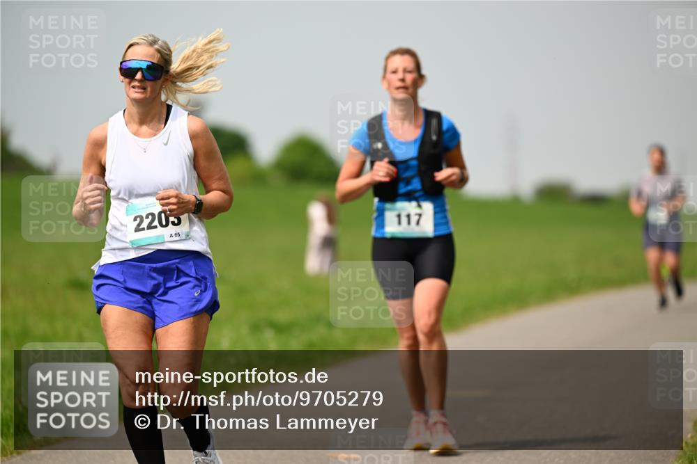 10.05.2026 - 8. Wedeler Halbmarathon Dr. Thomas Lammeyer http://msf.ph/oto/9705279 10.05.2026 11:53:30 Laufen 2205, 117 meine-sportfotos.de
