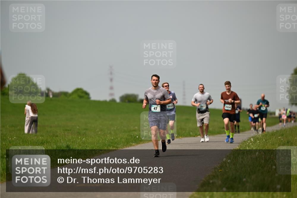 10.05.2026 - 8. Wedeler Halbmarathon Dr. Thomas Lammeyer http://msf.ph/oto/9705283 10.05.2026 11:53:33 Laufen 2031, 2034 meine-sportfotos.de