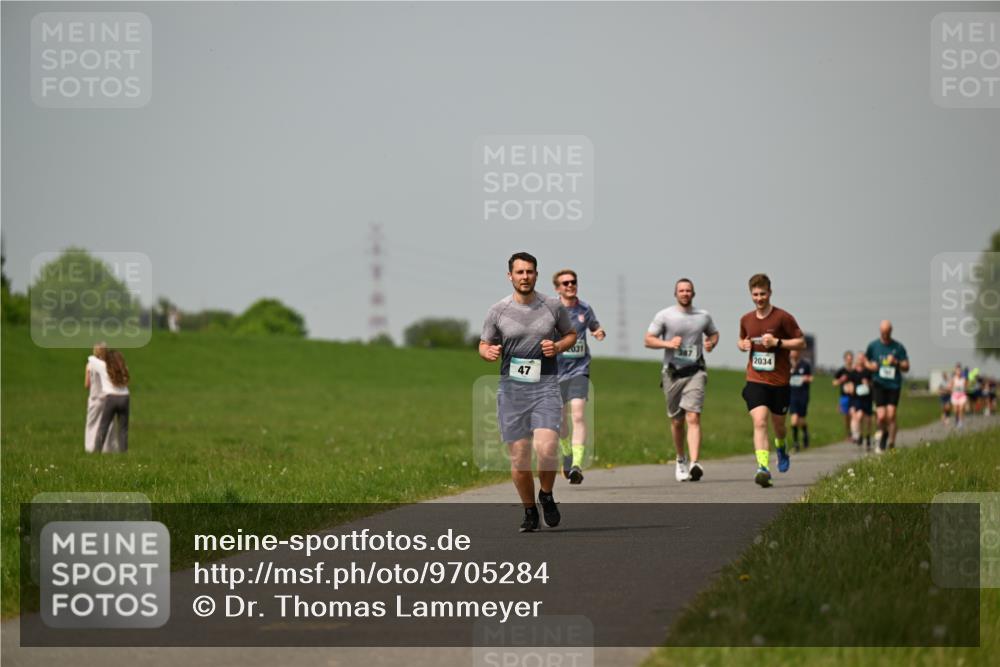 10.05.2026 - 8. Wedeler Halbmarathon Dr. Thomas Lammeyer http://msf.ph/oto/9705284 10.05.2026 11:53:33 Laufen  meine-sportfotos.de