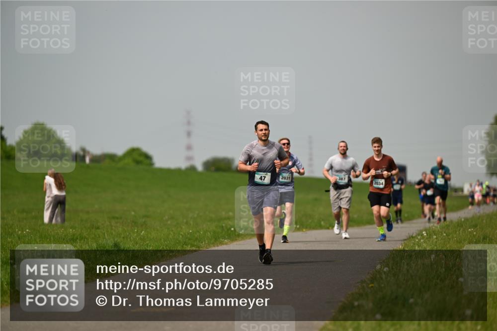 10.05.2026 - 8. Wedeler Halbmarathon Dr. Thomas Lammeyer http://msf.ph/oto/9705285 10.05.2026 11:53:33 Laufen 2031, 2034 meine-sportfotos.de