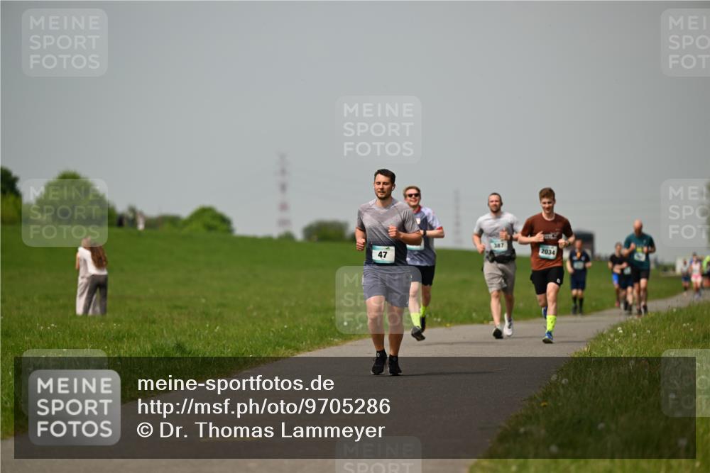 10.05.2026 - 8. Wedeler Halbmarathon Dr. Thomas Lammeyer http://msf.ph/oto/9705286 10.05.2026 11:53:33 Laufen  meine-sportfotos.de
