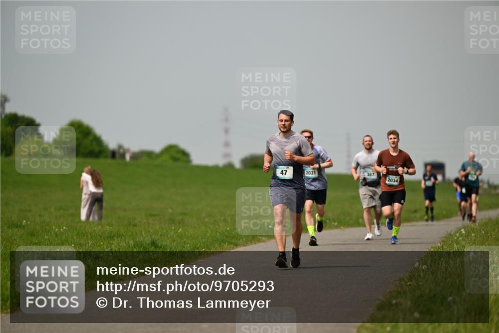 10.05.2026 - 8. Wedeler Halbmarathon Dr. Thomas Lammeyer http://msf.ph/oto/9705293 10.05.2026 11:53:34 Laufen 2031, 2034 meine-sportfotos.de