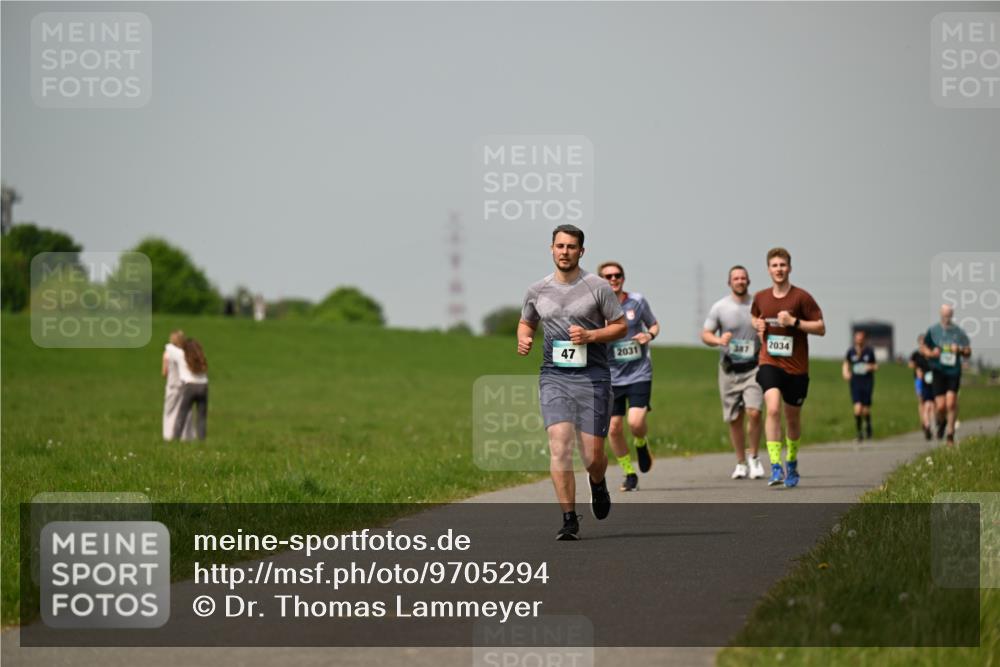 10.05.2026 - 8. Wedeler Halbmarathon Dr. Thomas Lammeyer http://msf.ph/oto/9705294 10.05.2026 11:53:34 Laufen 2031, 387, 2034 meine-sportfotos.de