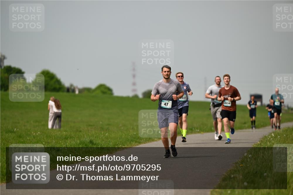 10.05.2026 - 8. Wedeler Halbmarathon Dr. Thomas Lammeyer http://msf.ph/oto/9705295 10.05.2026 11:53:34 Laufen 031, 2034 meine-sportfotos.de