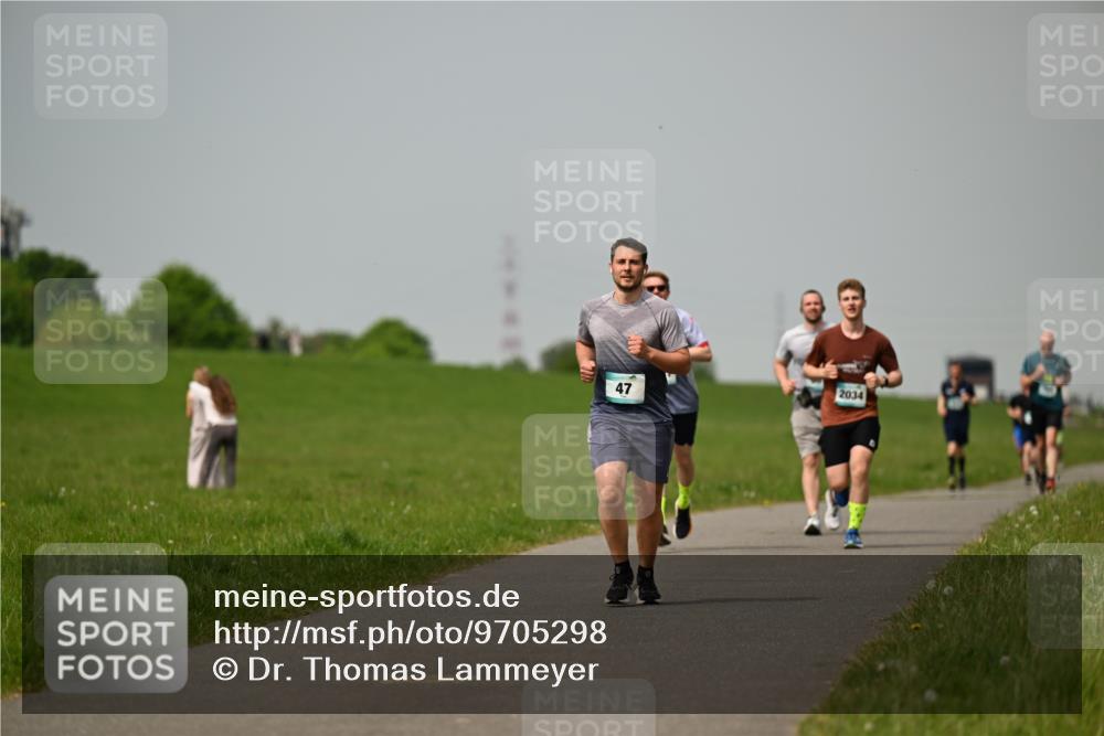 10.05.2026 - 8. Wedeler Halbmarathon Dr. Thomas Lammeyer http://msf.ph/oto/9705298 10.05.2026 11:53:35 Laufen 2034 meine-sportfotos.de