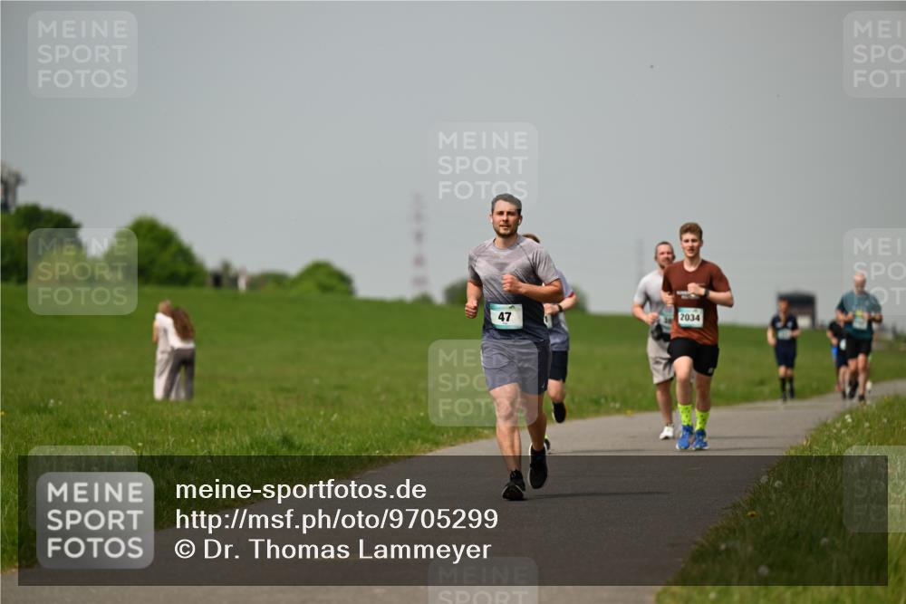 10.05.2026 - 8. Wedeler Halbmarathon Dr. Thomas Lammeyer http://msf.ph/oto/9705299 10.05.2026 11:53:35 Laufen 2034 meine-sportfotos.de