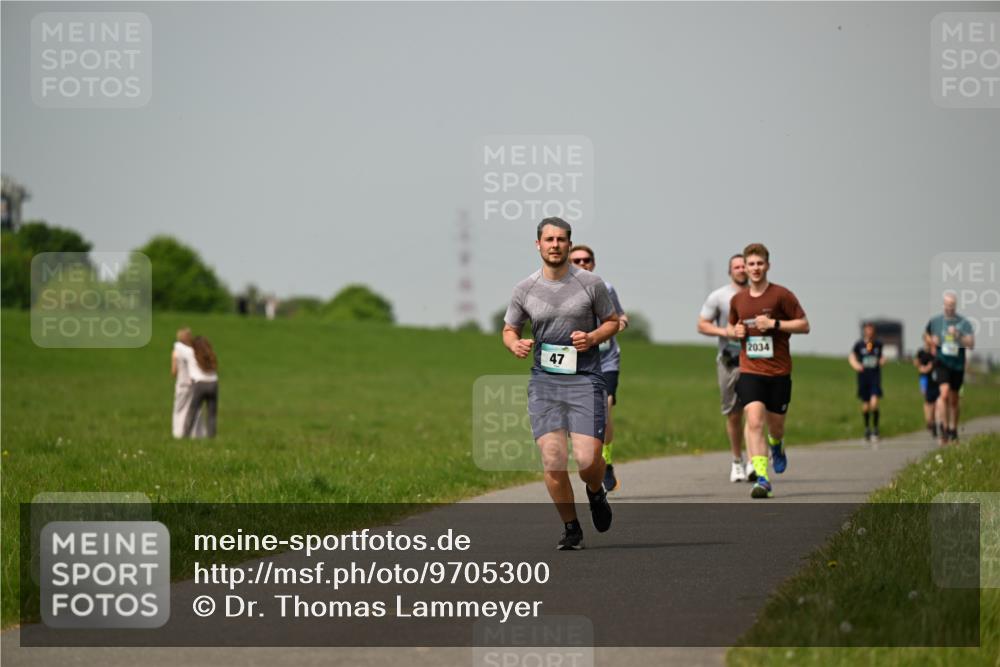 10.05.2026 - 8. Wedeler Halbmarathon Dr. Thomas Lammeyer http://msf.ph/oto/9705300 10.05.2026 11:53:35 Laufen 2034 meine-sportfotos.de