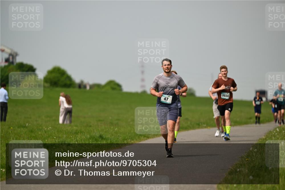 10.05.2026 - 8. Wedeler Halbmarathon Dr. Thomas Lammeyer http://msf.ph/oto/9705304 10.05.2026 11:53:35 Laufen 2034 meine-sportfotos.de