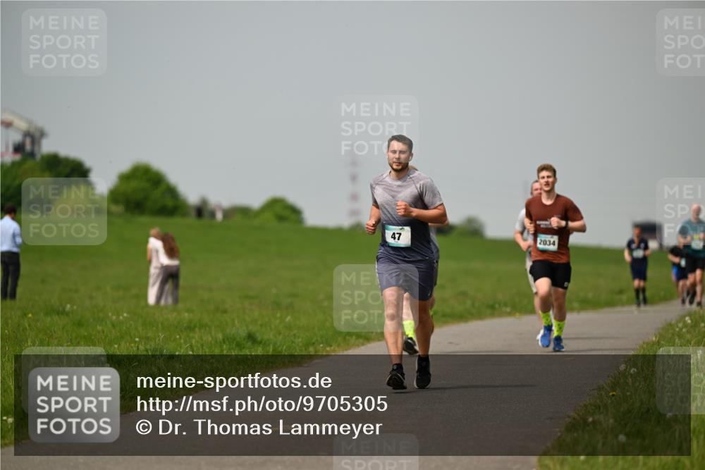 10.05.2026 - 8. Wedeler Halbmarathon Dr. Thomas Lammeyer http://msf.ph/oto/9705305 10.05.2026 11:53:35 Laufen 2034 meine-sportfotos.de