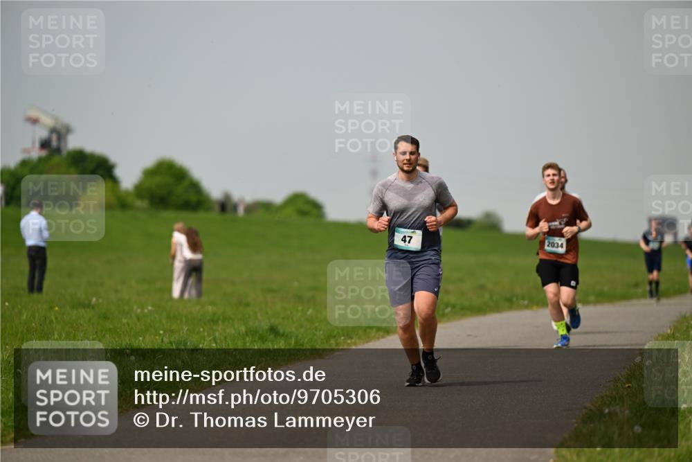 10.05.2026 - 8. Wedeler Halbmarathon Dr. Thomas Lammeyer http://msf.ph/oto/9705306 10.05.2026 11:53:36 Laufen 2034 meine-sportfotos.de