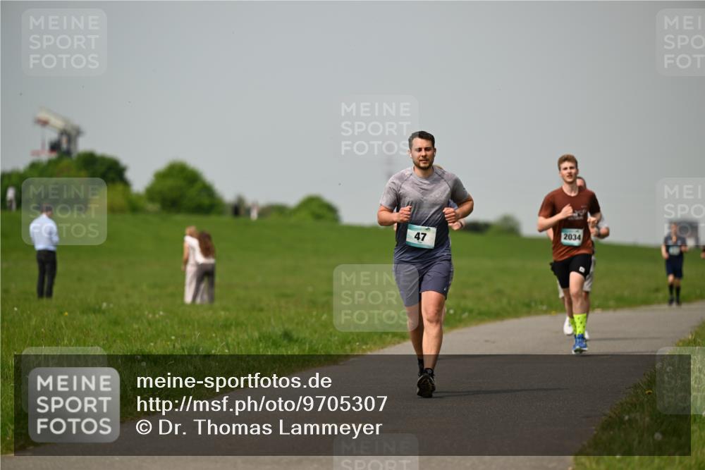 10.05.2026 - 8. Wedeler Halbmarathon Dr. Thomas Lammeyer http://msf.ph/oto/9705307 10.05.2026 11:53:36 Laufen 2034 meine-sportfotos.de