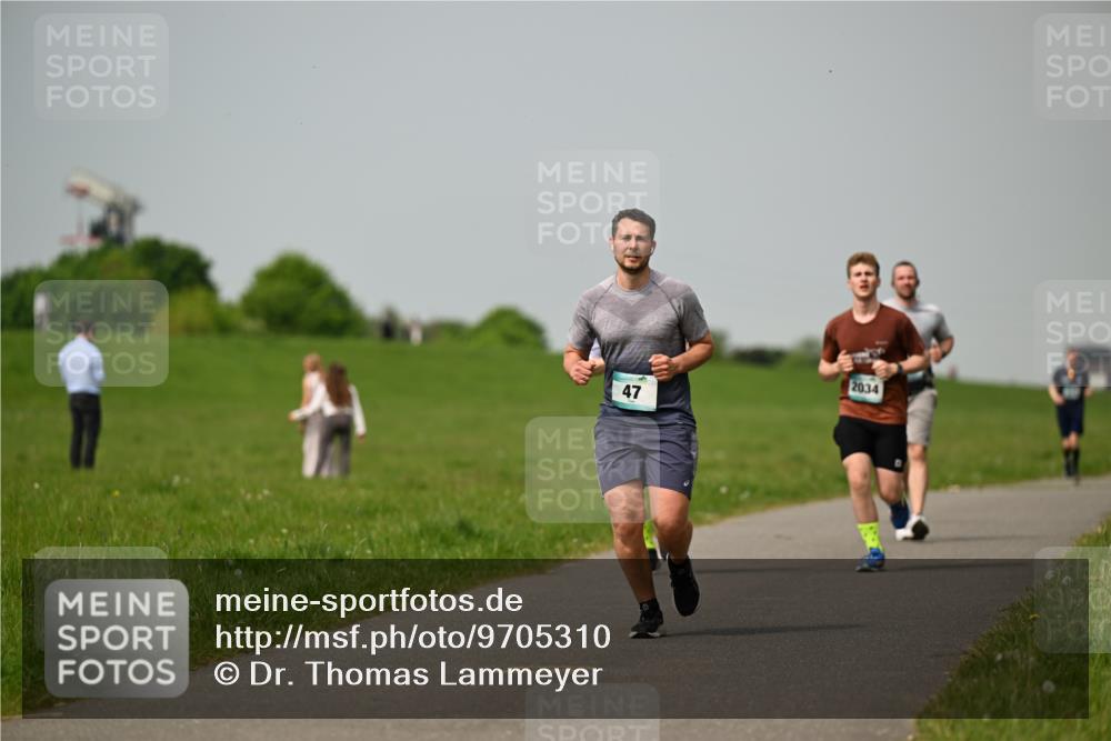 10.05.2026 - 8. Wedeler Halbmarathon Dr. Thomas Lammeyer http://msf.ph/oto/9705310 10.05.2026 11:53:36 Laufen 2034 meine-sportfotos.de