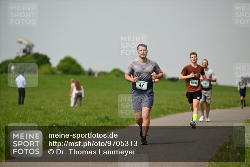 10.05.2026 - 8. Wedeler Halbmarathon Dr. Thomas Lammeyer http://msf.ph/oto/9705313 10.05.2026 11:53:37 Laufen 2034, 307 meine-sportfotos.de