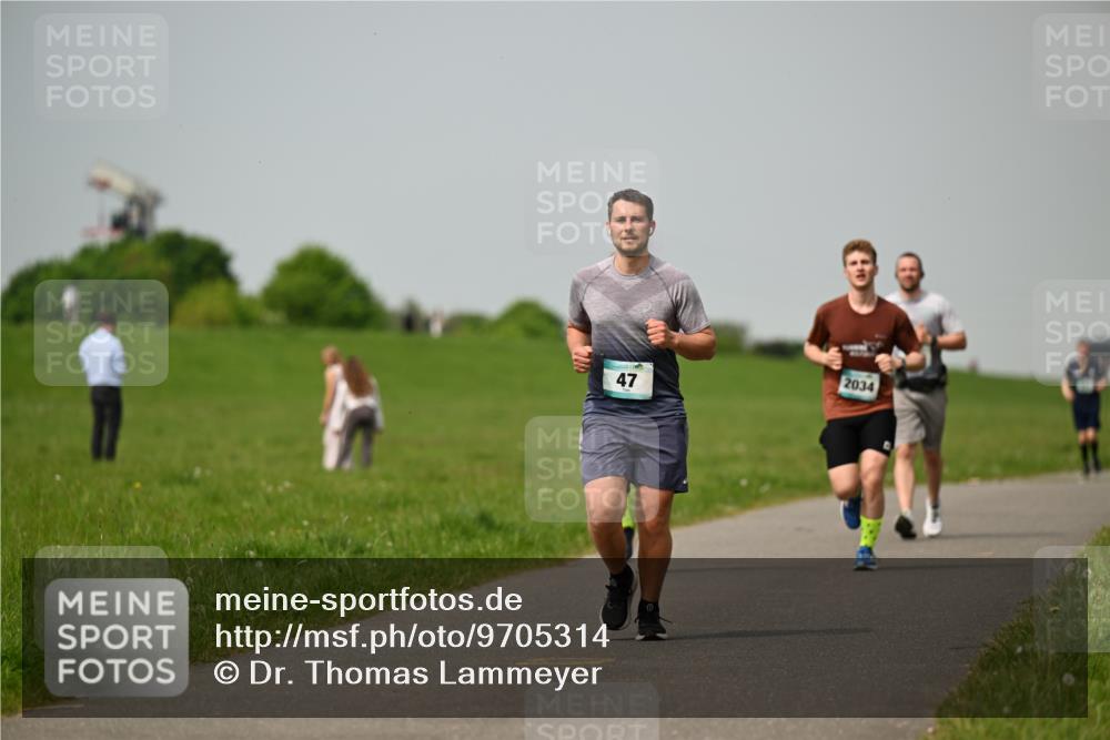 10.05.2026 - 8. Wedeler Halbmarathon Dr. Thomas Lammeyer http://msf.ph/oto/9705314 10.05.2026 11:53:37 Laufen 2034 meine-sportfotos.de